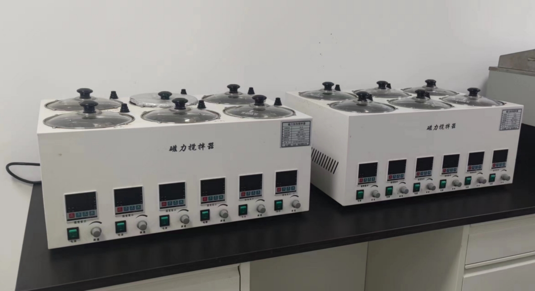 上海六孔加热磁力搅拌器交付使用！
